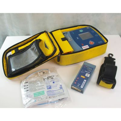 Philips Heartstart FR2+ AED Defibrillator with Battery (63%), 1 NEW Pack of Electrodes & Carry Bag