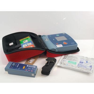 Philips Heartstart FR2+ AED Defibrillator, with  Battery (76%), 1 Pack of NEW Electrodes & Carry Case
