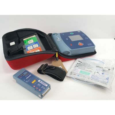 Philips Heartstart FR2+ AED Defibrillator, with  Battery (100%), 1 Pack of NEW Electrodes & Carry Case