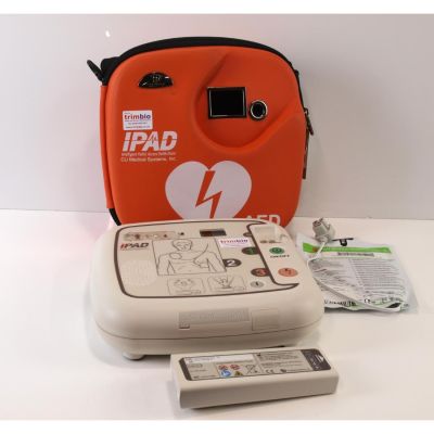 iPAD SP1 Semi Automatic Defibrillator with Battery (2 Bars) & 1 x NEW Pack of Electrode Pads & carry case