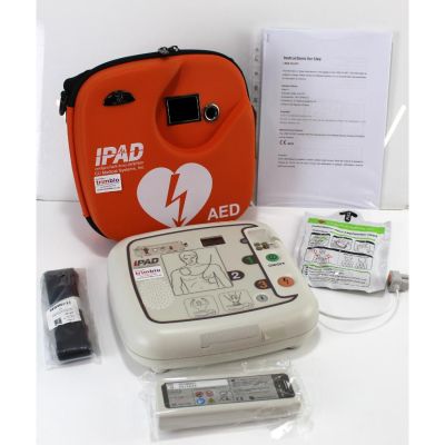 CU Medical iPAD SP1 Semi Automatic Defibrillator with NEW Battery & 1 x NEW Pack of Electrodes & Carry Case