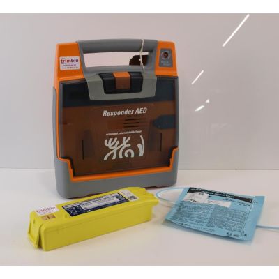 GE First Responder AED Semi Automatic Defibrillator with Battery (99%) & 1 Pack of NEW Electrodes