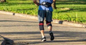 Knee Support for Summer Running and Cycling: Strap, Brace or Splint?